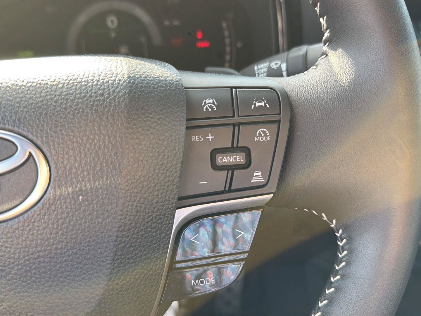 Used 2025 Toyota Camry SE FWD image 27