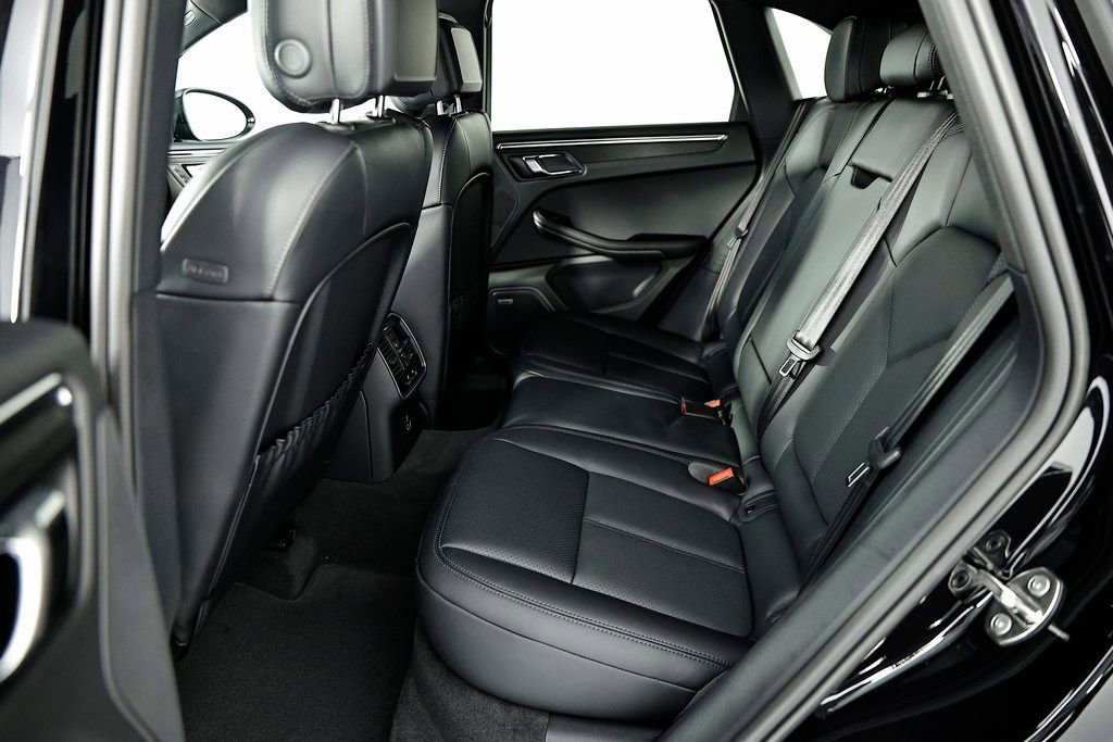 New 2026 Porsche Macan GTS image 29