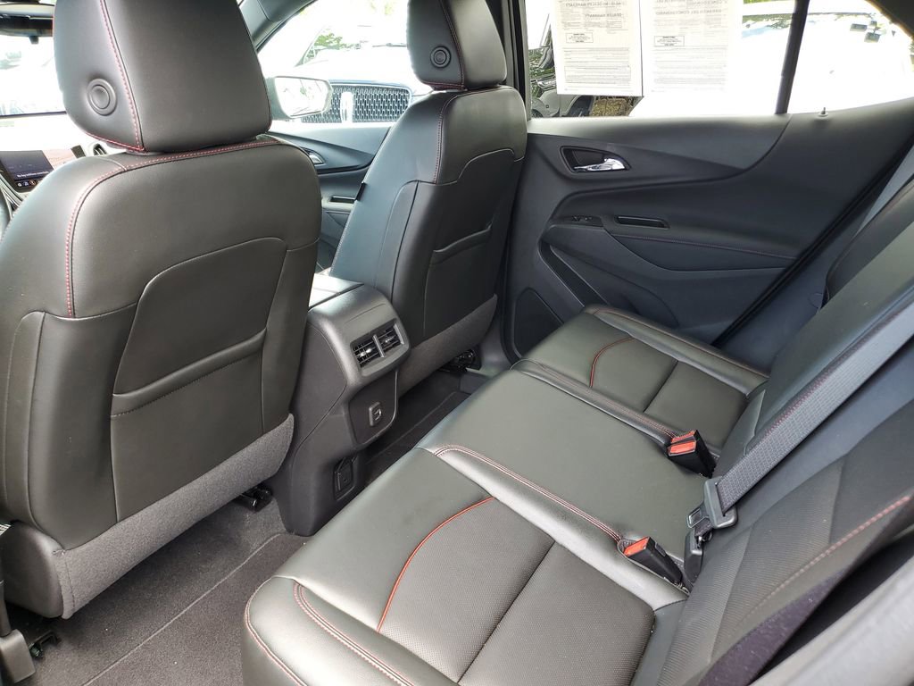 Used 2022 Chevrolet Equinox RS w/ RS Leather Package image 10