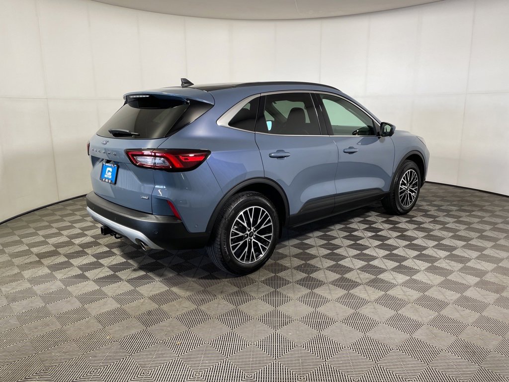 Used 2024 Ford Escape SE w/ PHEV Premium Package image 7