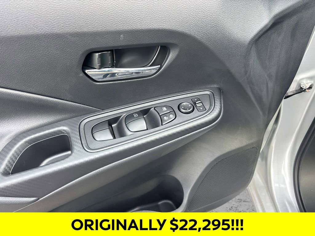 Used 2025 Nissan Versa SV w/ Trunk Package image 17