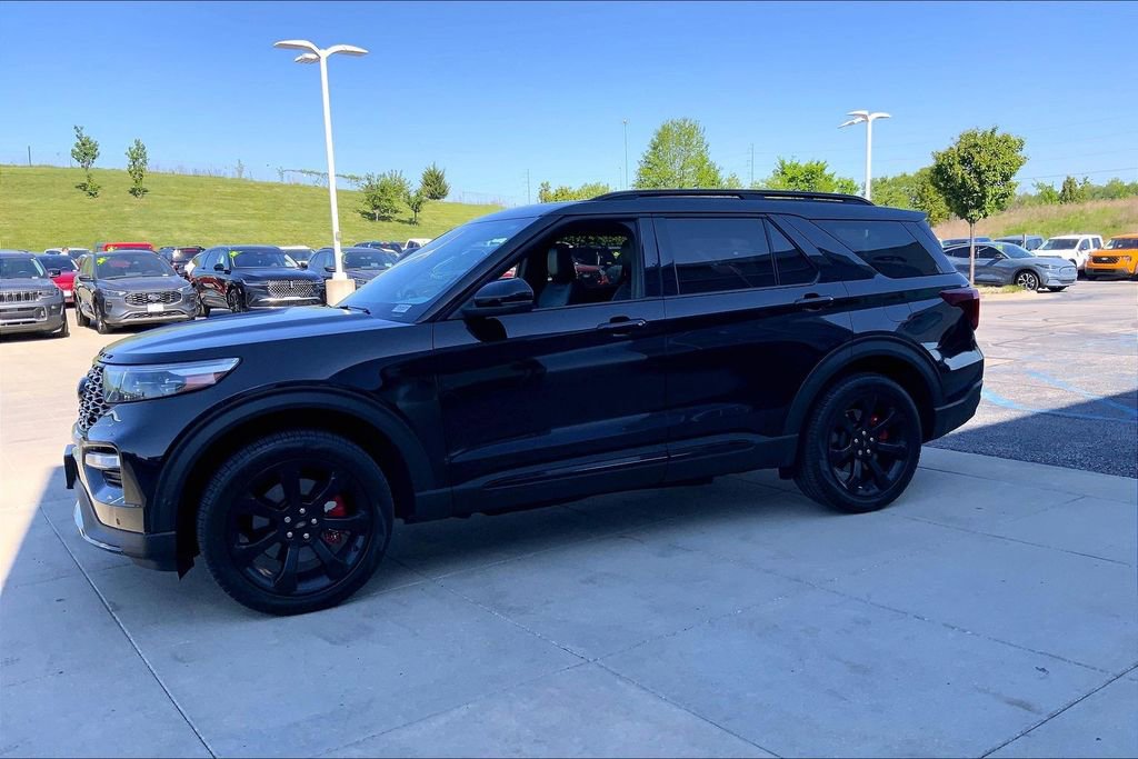 Used 2022 Ford Explorer ST w/ Equipment Group 401A AWD/4WD image 12
