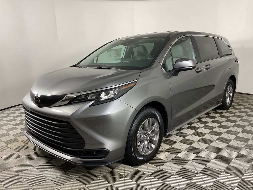 New 2026 Toyota Sienna LE image 3