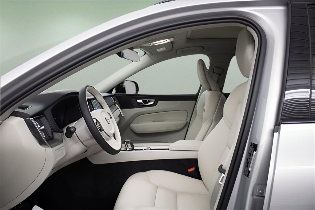 Certified 2025 Volvo XC60 T8 Core w/ Protection Package Premier image 29