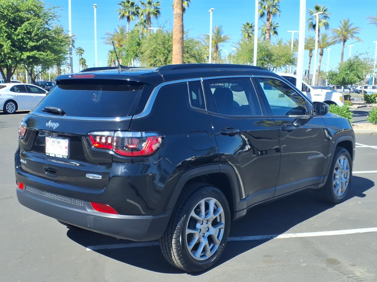 Used 2022 Jeep Compass Latitude image 4