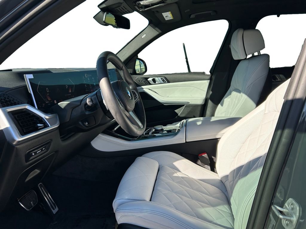 Used 2026 BMW X5 xDrive40i w/ M Sport Package image 11