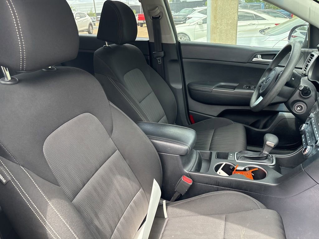 Used 2020 Kia Sportage LX image 3