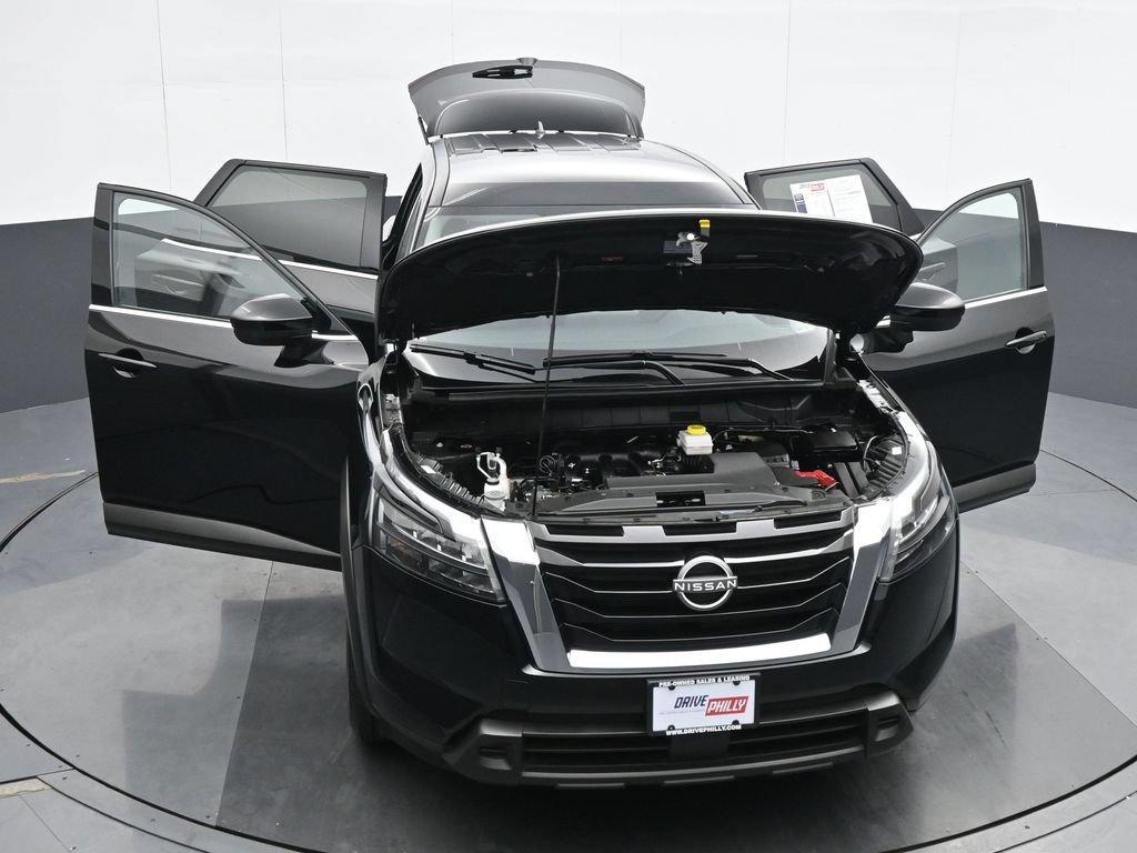 Used 2025 Nissan Pathfinder S AWD/4WD image 34