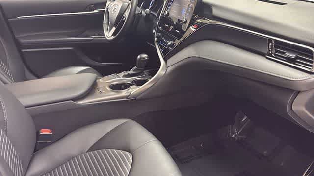 Used 2023 Toyota Camry SE w/ Cold Weather Package FWD image 33