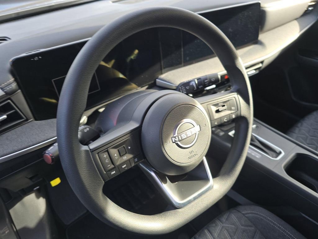 Used 2025 Nissan Kicks SV image 14