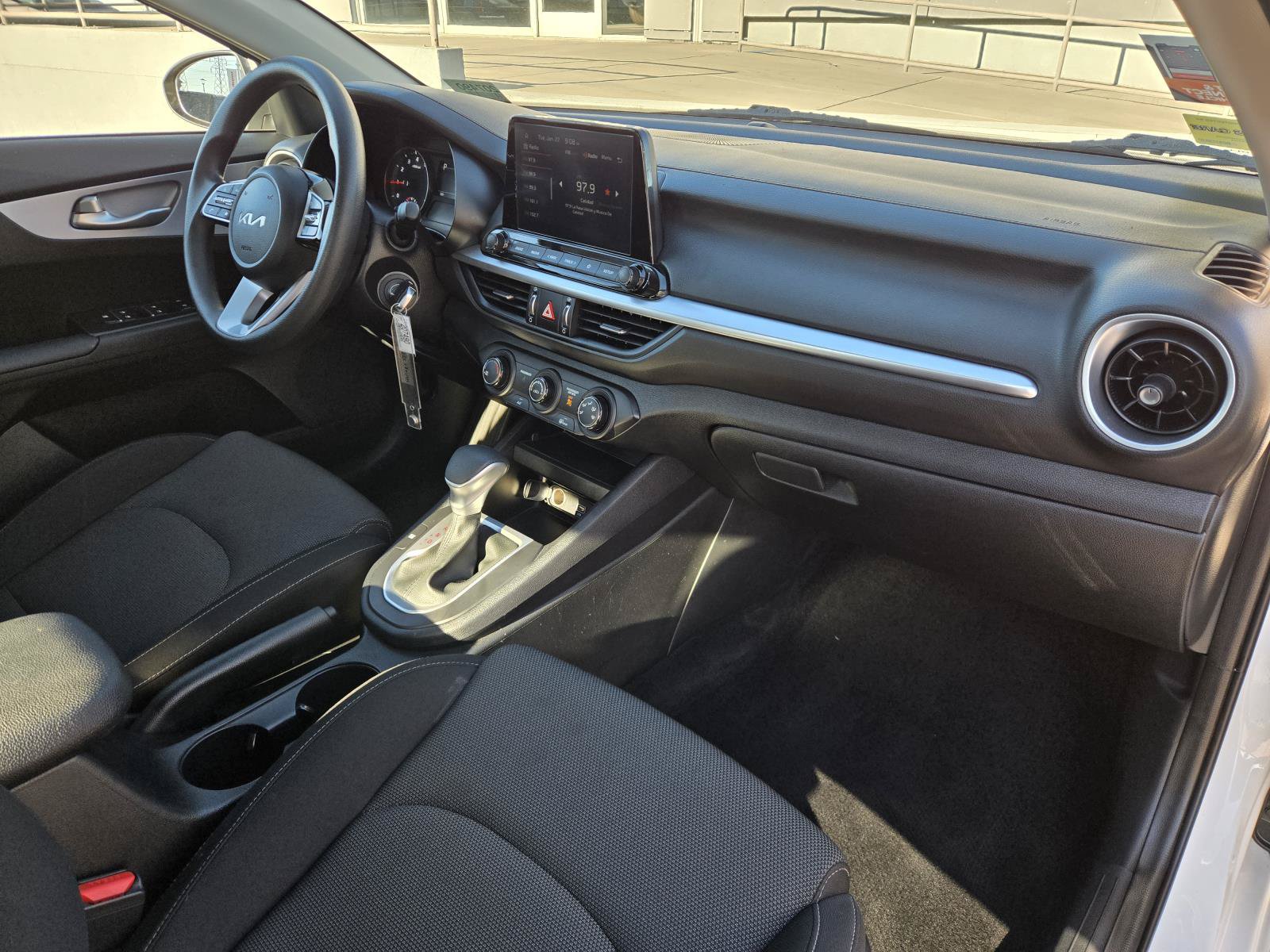 Used 2024 Kia Forte LXS w/ LXS Technology Package FWD image 28