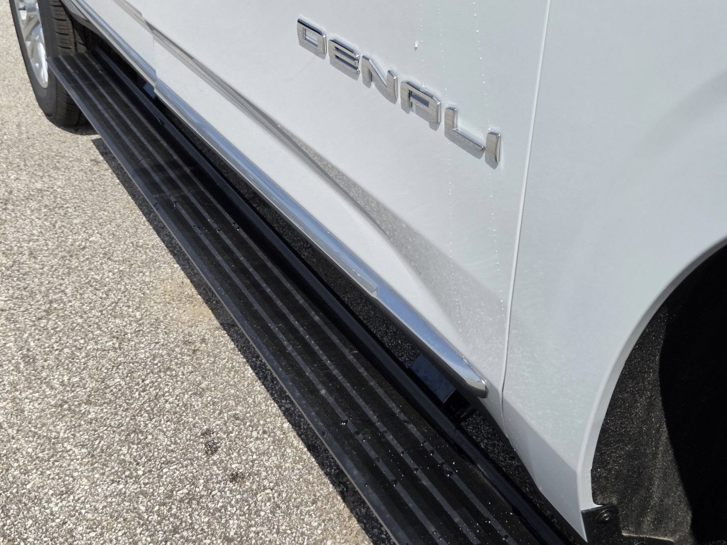 New 2026 GMC Yukon XL Denali w/ Sun & Power Step Package AWD/4WD image 23