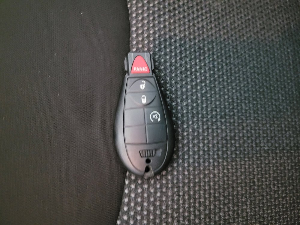 Used 2019 Jeep Cherokee Latitude w/ Cold Weather Group image 32