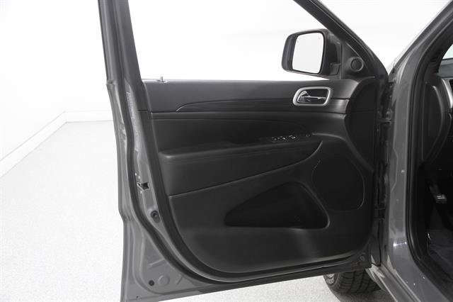 Used 2021 Jeep Grand Cherokee Laredo X AWD/4WD image 4