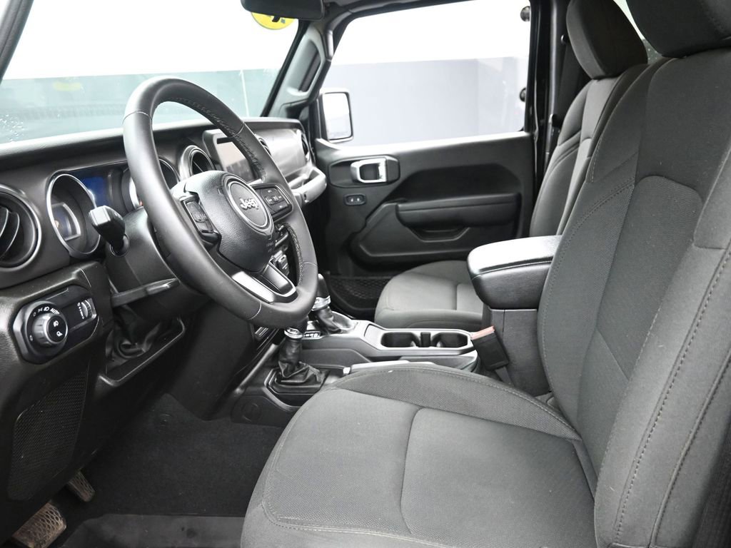 Used 2023 Jeep Gladiator Willys image 13