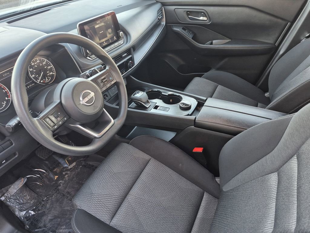 Used 2024 Nissan Rogue SV image 11