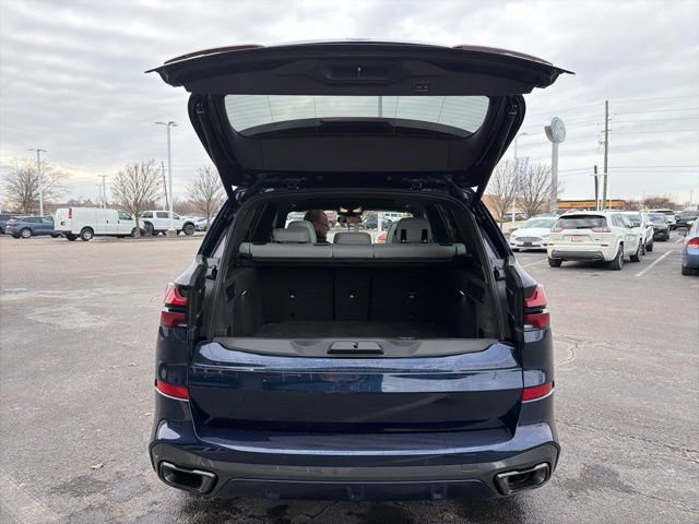 Used 2026 BMW X5 xDrive50e w/ Executive Package image 10