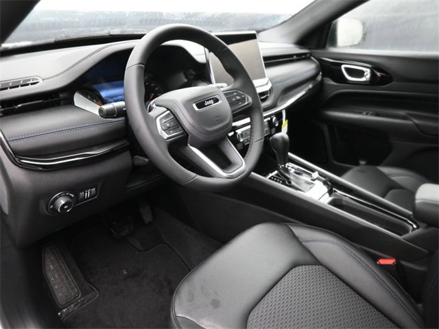 New 2026 Jeep Compass Latitude image 12