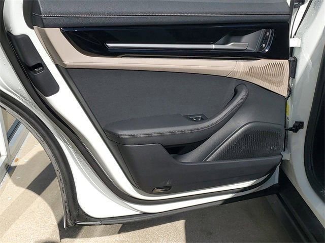 Certified 2025 Porsche Panamera image 36