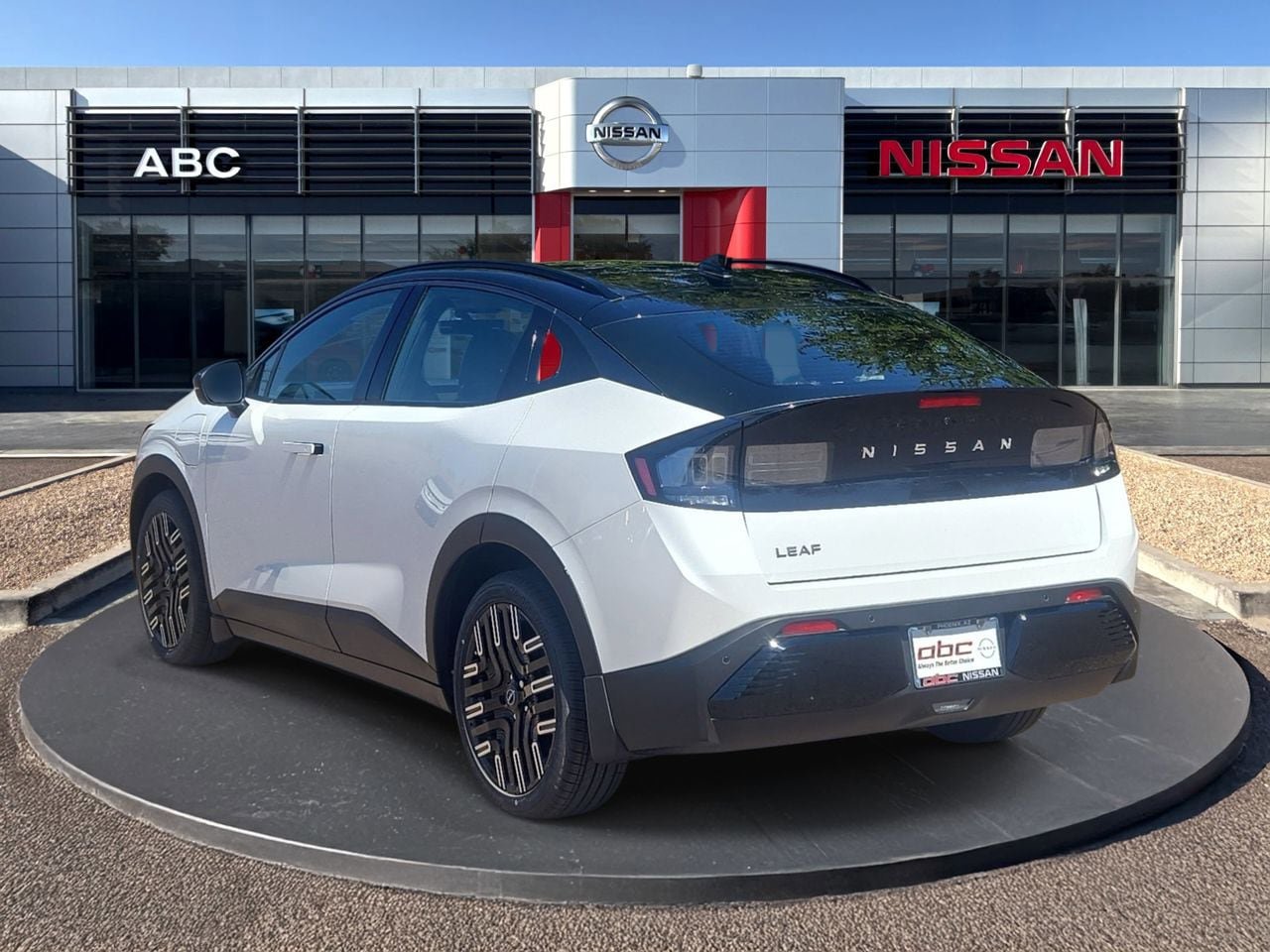 New 2026 Nissan Leaf Platinum+ w/ Cargo Package (Platinum+) FWD image 7