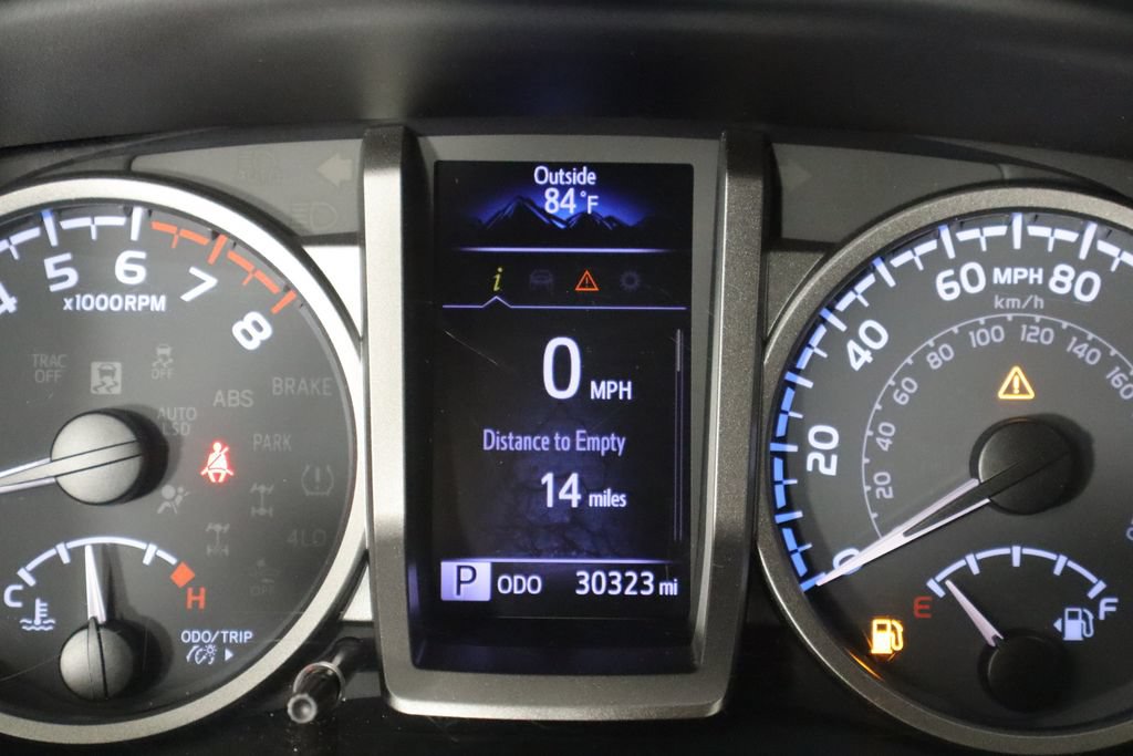 Used 2022 Toyota Tacoma SR5 w/ Technology Package RWD image 40