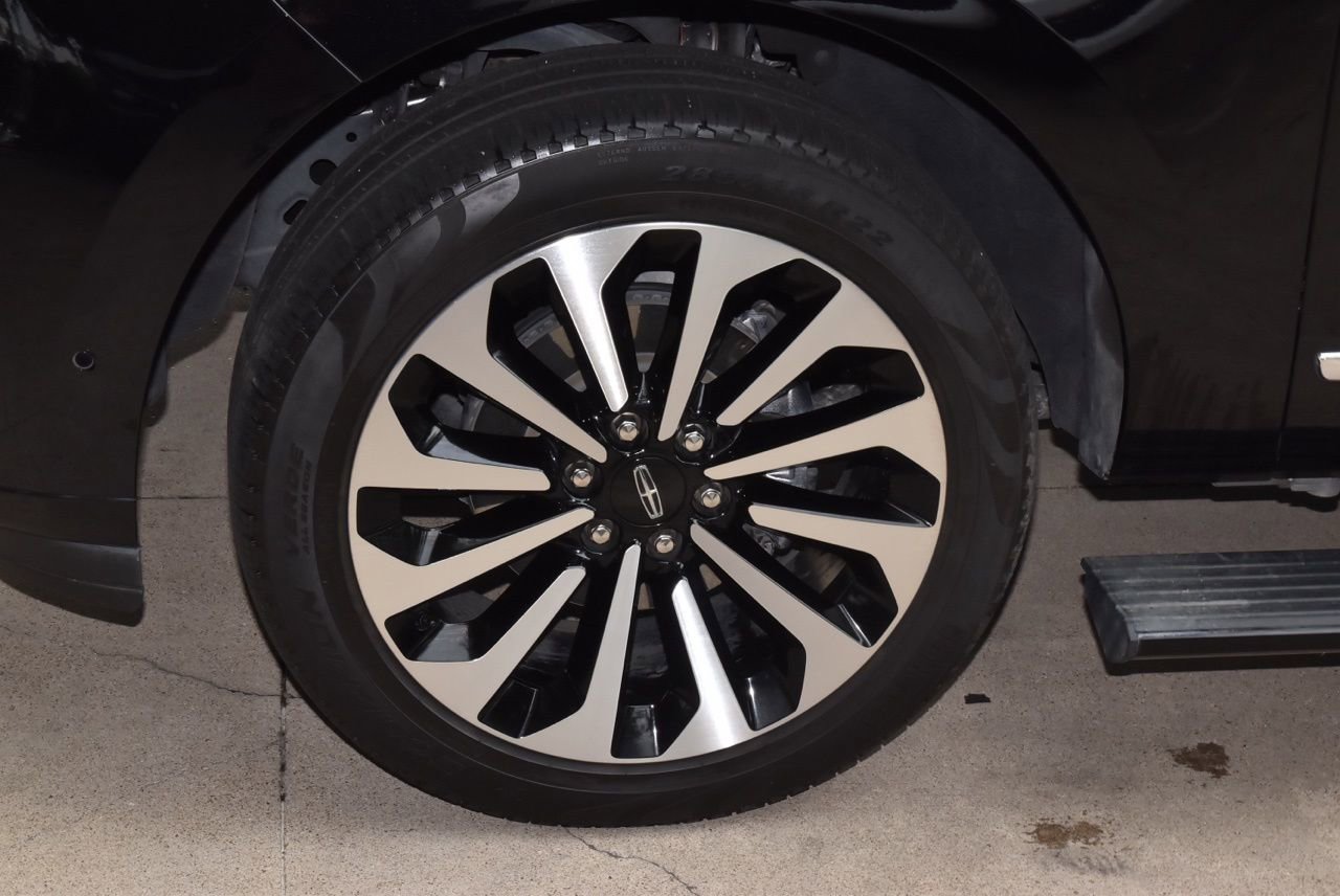Certified 2023 Lincoln Navigator Reserve AWD/4WD image 41