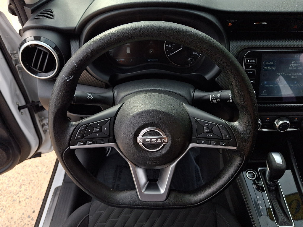 Used 2023 Nissan Kicks SV w/ Interior Electronics Package FWD image 18