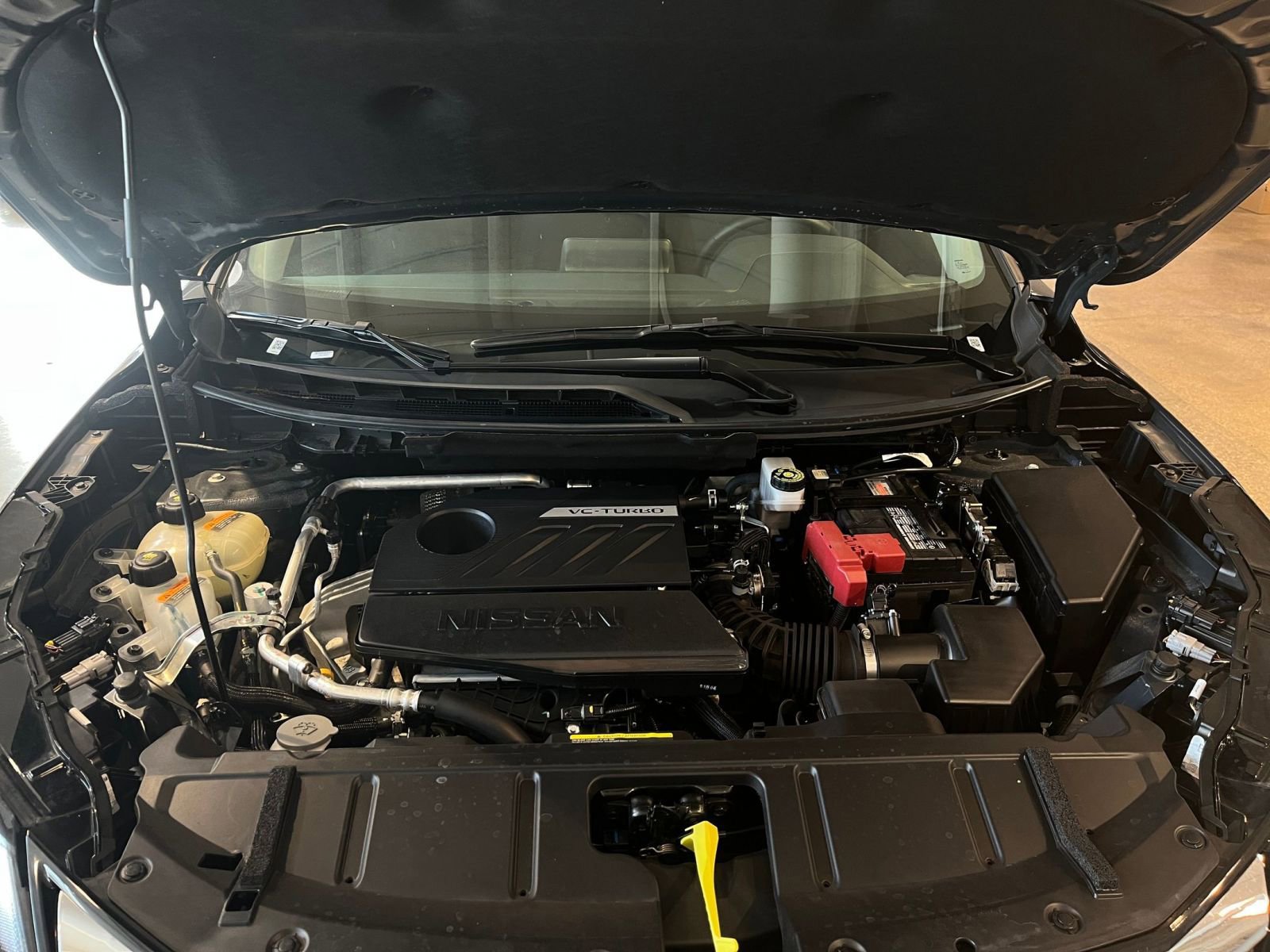 Used 2025 Nissan Rogue SV image 33