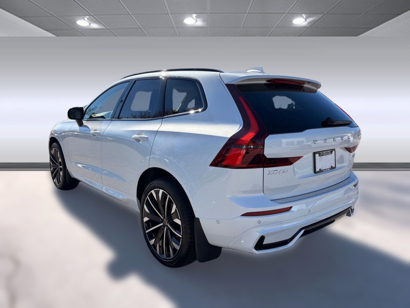 New 2026 Volvo XC60 B5 Ultra w/ Climate Package image 3