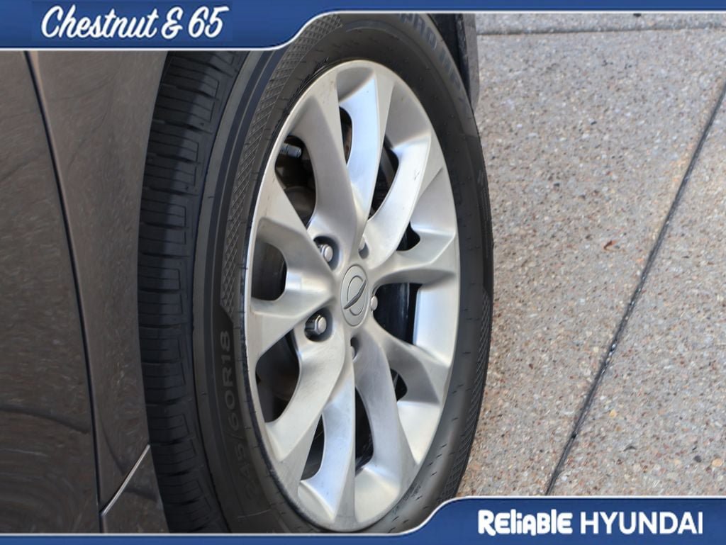 Used 2023 Chrysler Pacifica Touring-L AWD/4WD image 40