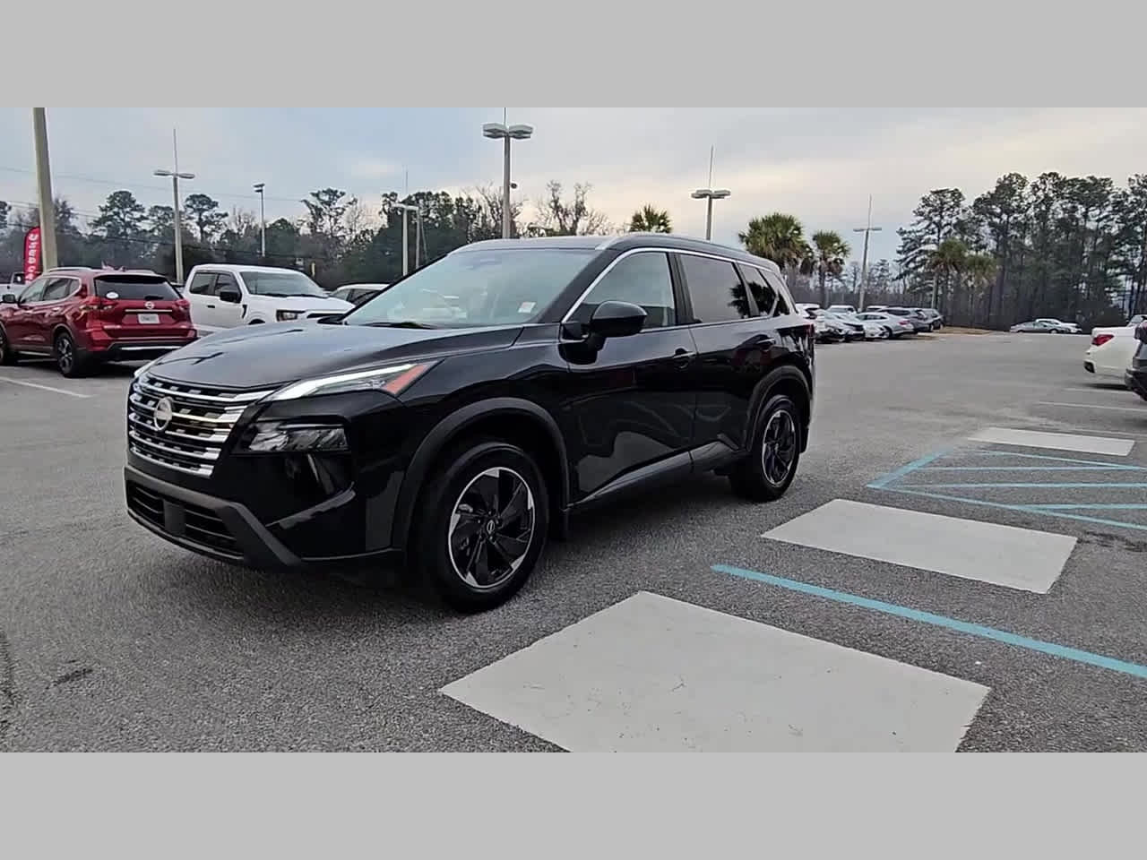Used 2024 Nissan Rogue SV w/ SV Premium Package image 23