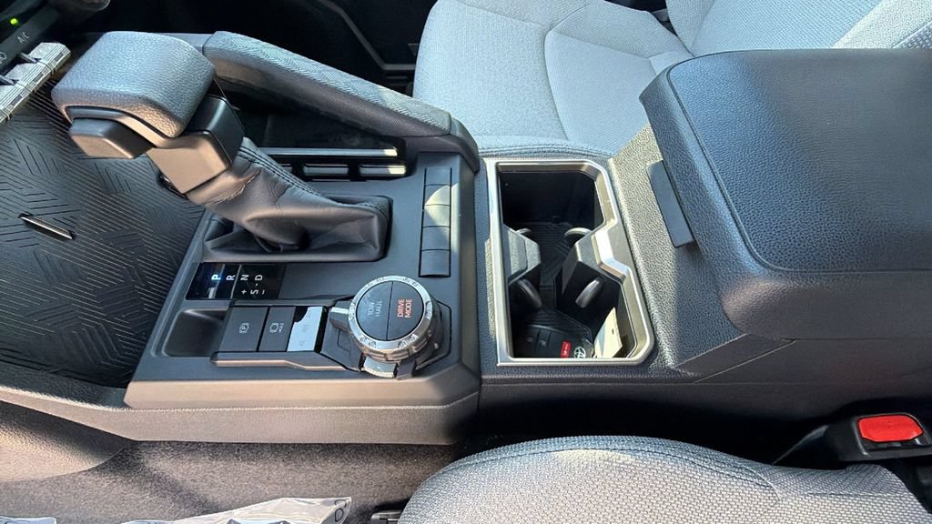 Used 2025 Toyota 4Runner SR5 AWD/4WD image 13