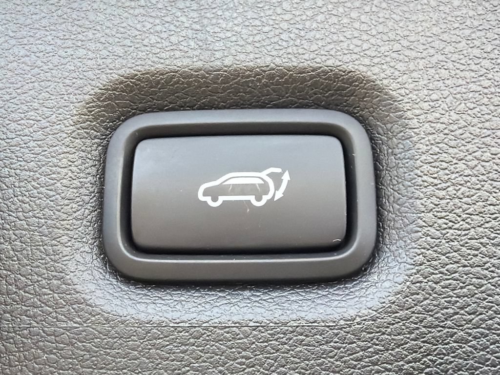Used 2022 Hyundai Santa Fe SEL w/ Convenience Package FWD image 19