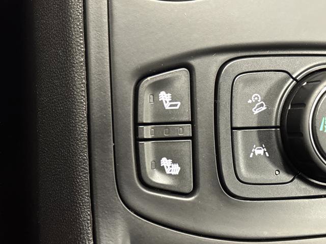 Used 2023 GMC Terrain SLE w/ Driver Convenience Package image 7