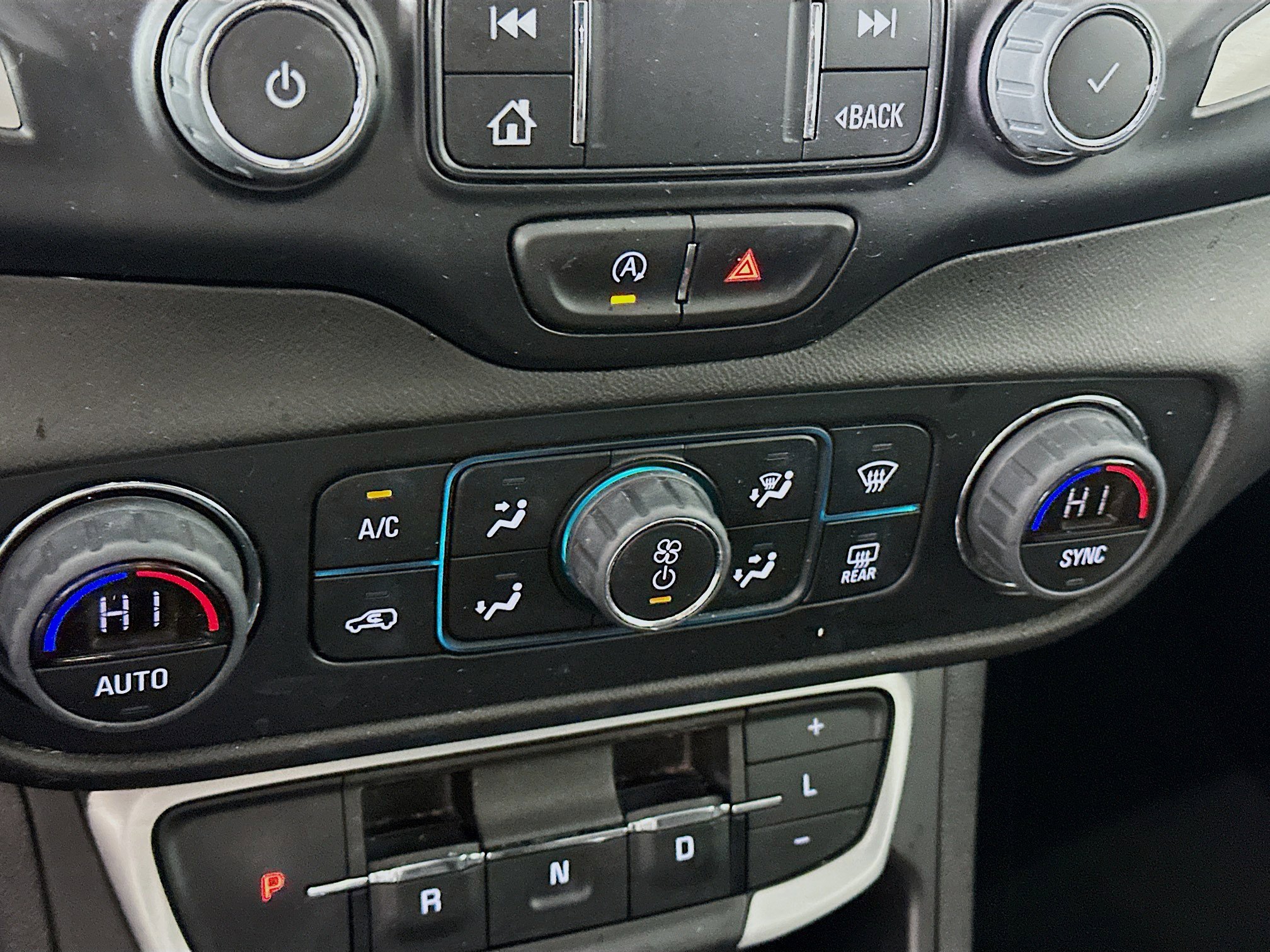 Used 2023 GMC Terrain SLT image 23