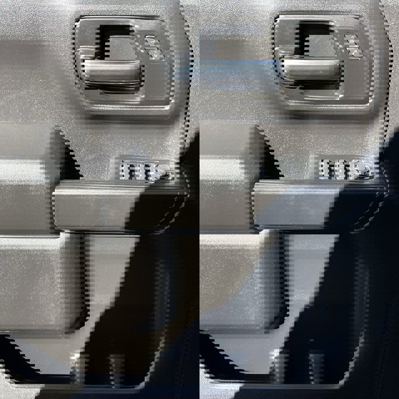 Used 2023 Chevrolet Silverado 1500 Custom image 21