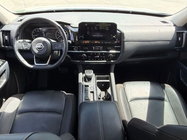 Used 2023 Nissan Pathfinder SL w/ Black Appearance Package image 10