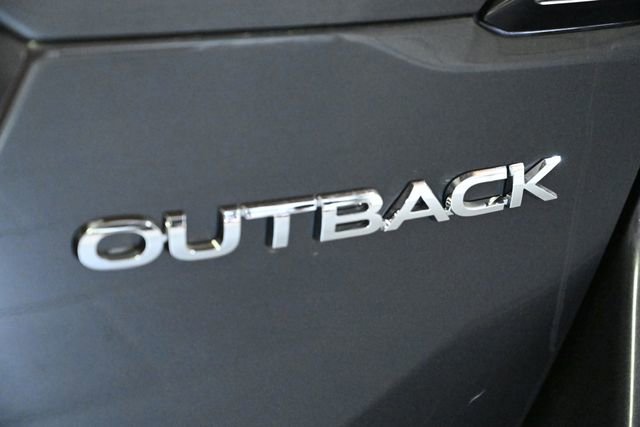 Used 2025 Subaru Outback Premium AWD/4WD image 13