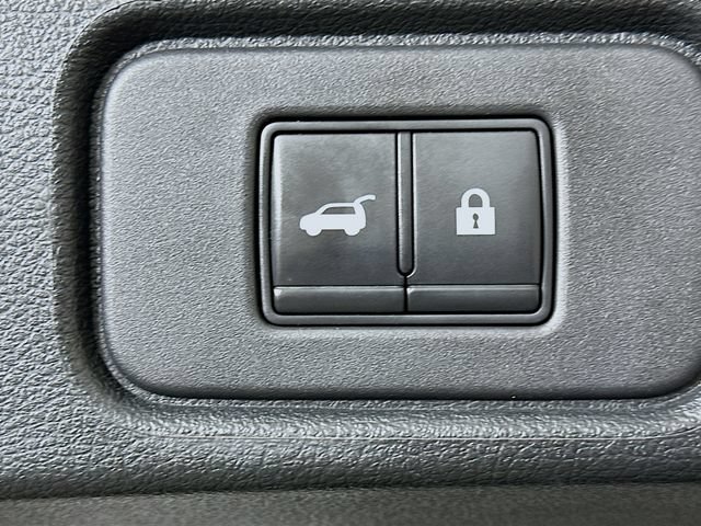 Used 2022 Nissan Pathfinder SL AWD/4WD image 14