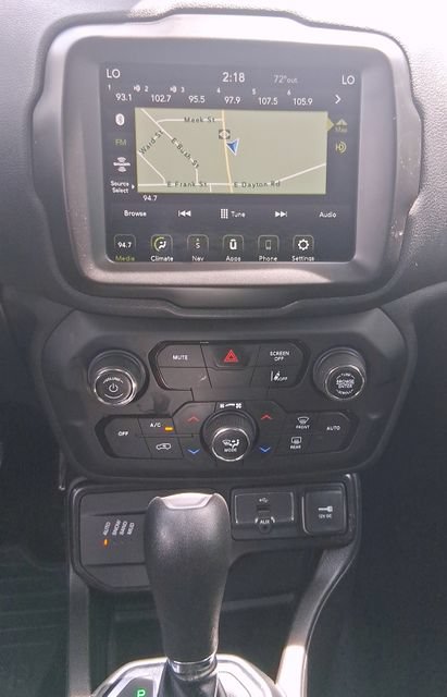 Used 2023 Jeep Renegade Latitude AWD/4WD image 20