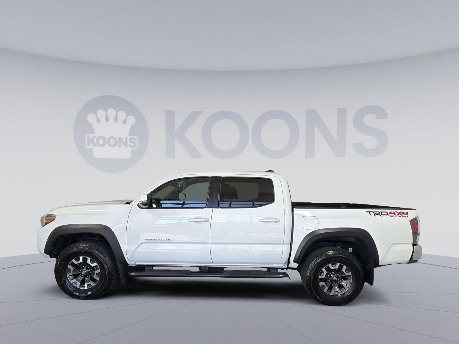 Used 2020 Toyota Tacoma TRD Off-Road image 2
