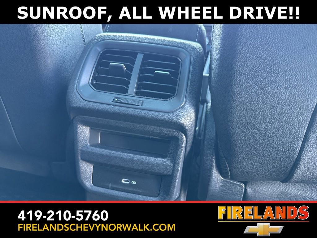 Used 2024 Volkswagen Taos SE w/ Panoramic Sunroof Package image 32