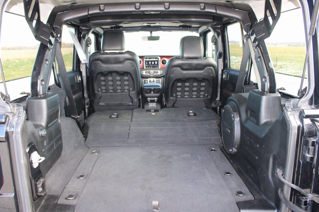 Used 2020 Jeep Wrangler Unlimited Rubicon w/ Uconnect 4C Nav & Sound Group image 38