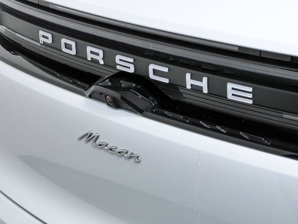 New 2026 Porsche Macan Electric image 36