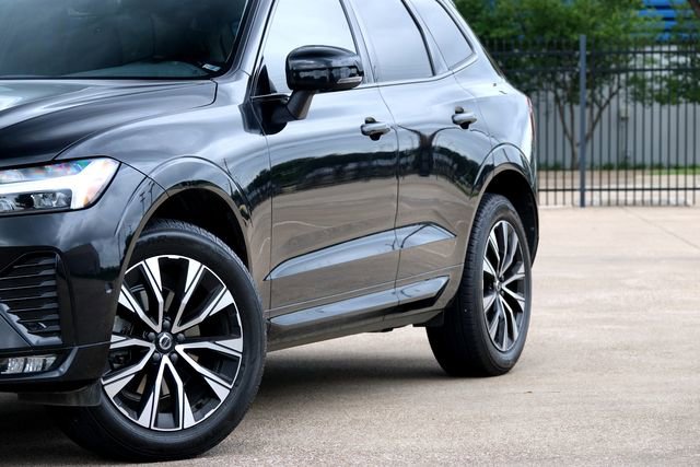 Used 2023 Volvo XC60 B5 Plus image 11