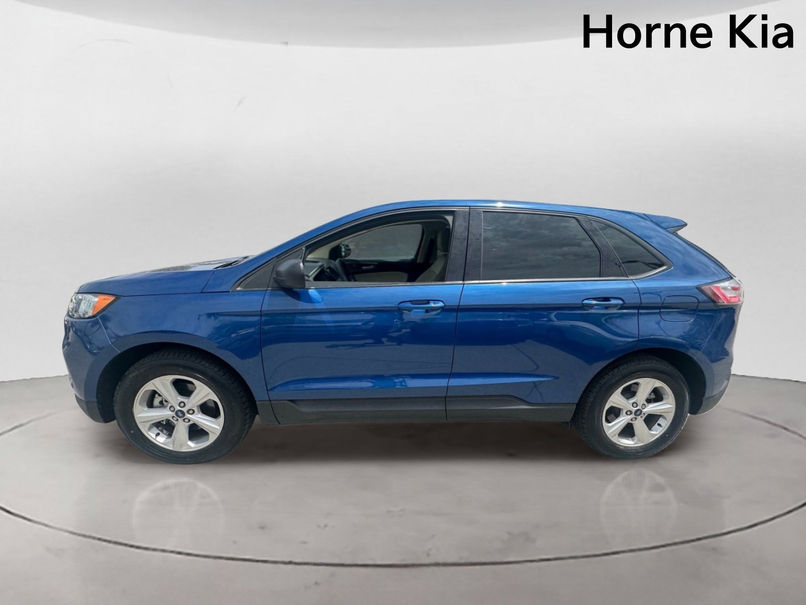 Used 2020 Ford Edge SE FWD image 6