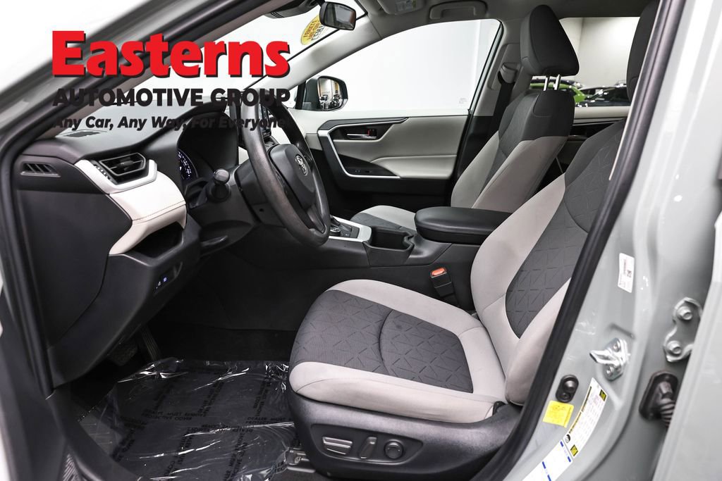 Used 2022 Toyota RAV4 XLE image 14