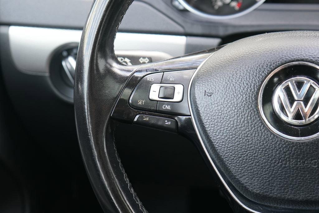 Used 2017 Volkswagen Jetta SE FWD image 14