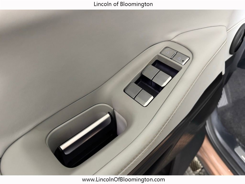 New 2025 Lincoln Navigator L Black Label image 16