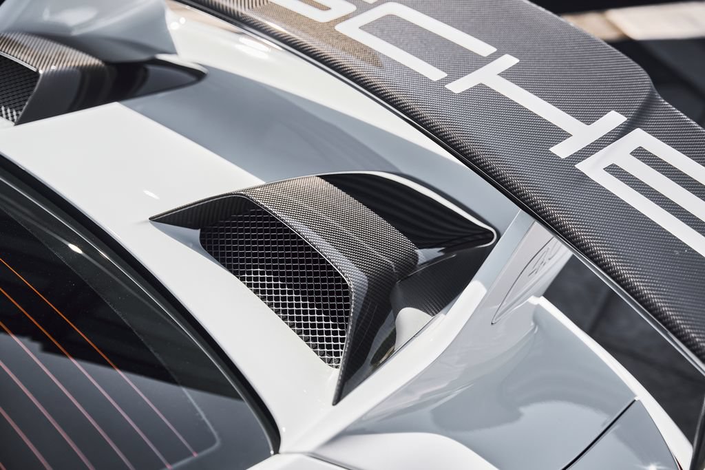 Used 2018 Porsche 911 GT3 RWD image 13